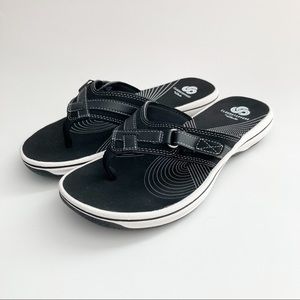 Clarks Black Cloud Stepper Flip Flops
